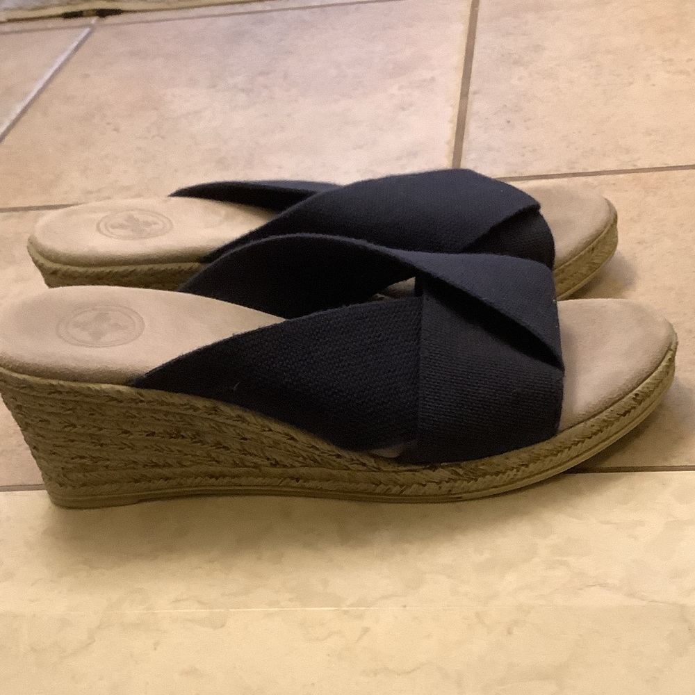 CHARLESTON SHOE CO. Porter - Navy Wedge Sandals - Picture 5 of 7